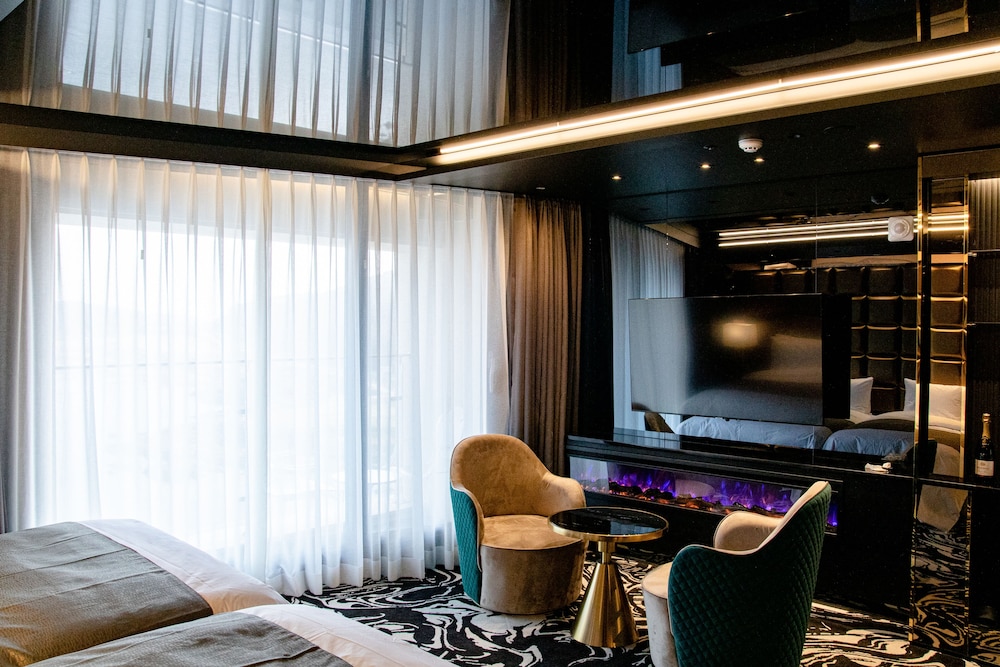 Best Louis Hamilton Hotel Ocean Terrace 24/34