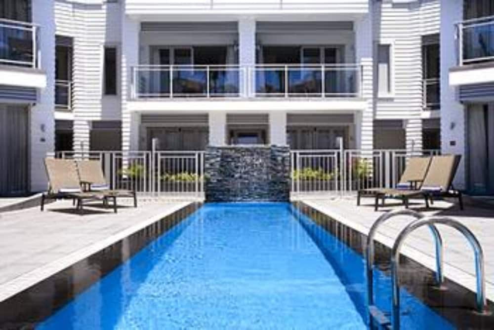 The Waterfront Suites Heritage Collection 3/50