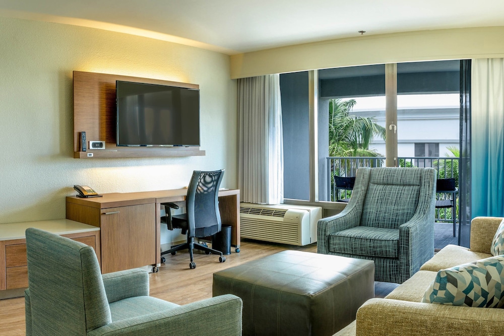 Courtyard By Marriott Naples 32/50