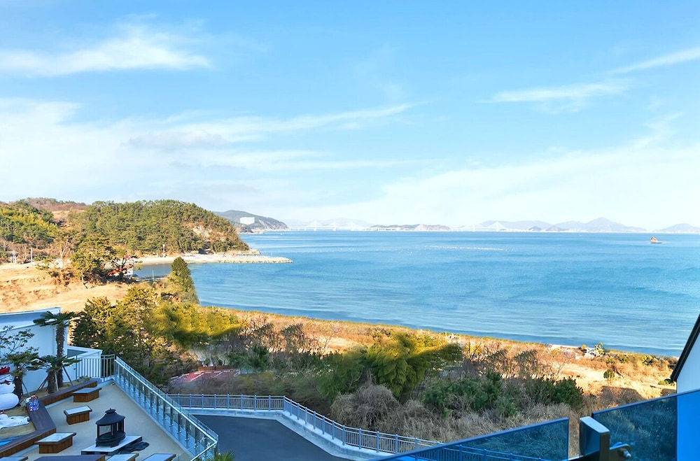 Ocean Terra Resort 30/50