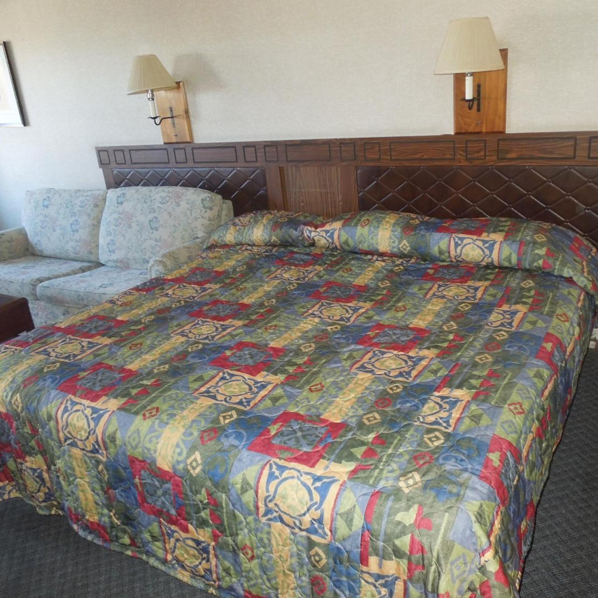 Xenia Country Inn 25/40