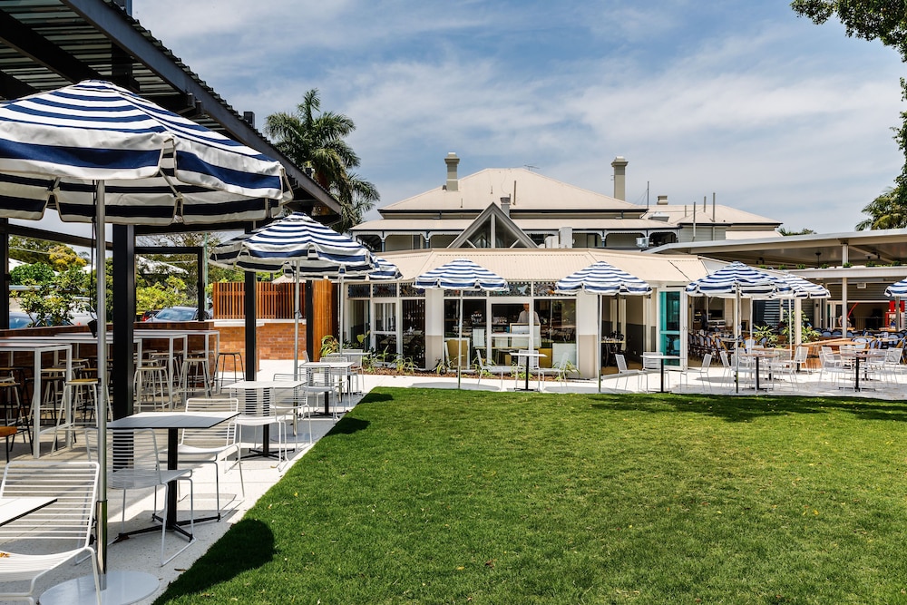 Waterloo Bay Hotel 31/36
