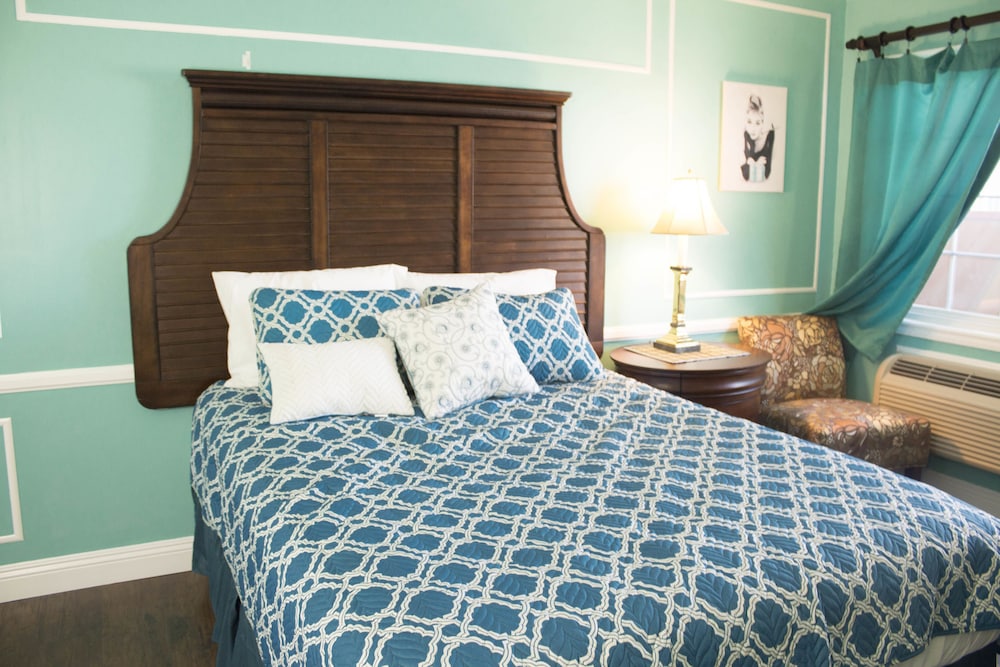 Travel Inn And Suites 3/21