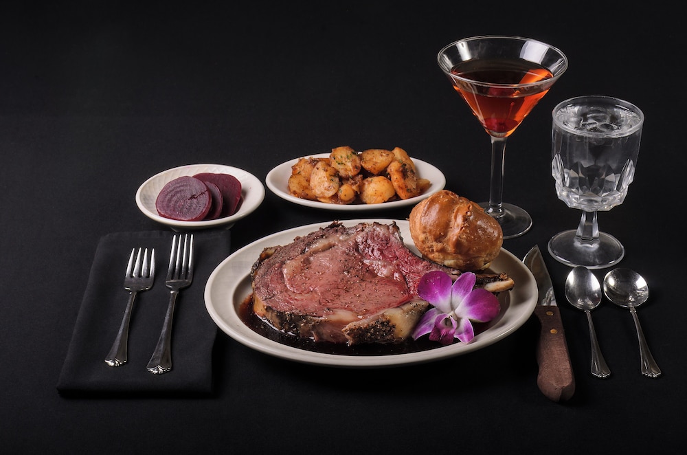 Town and Country Inn and Resort 16/50