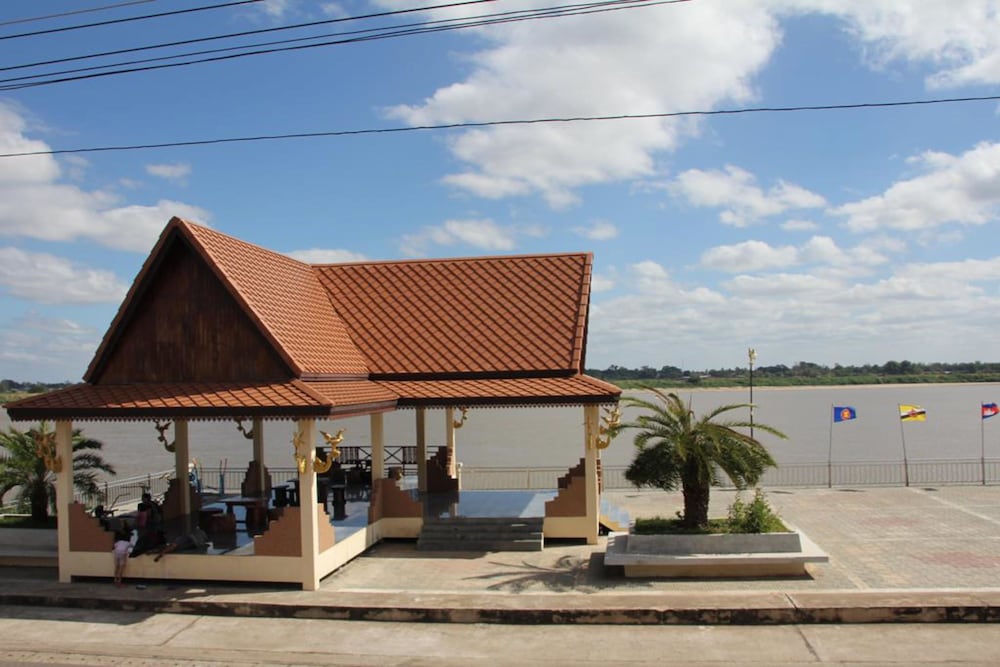 That Phanom River View Hotel 1/48