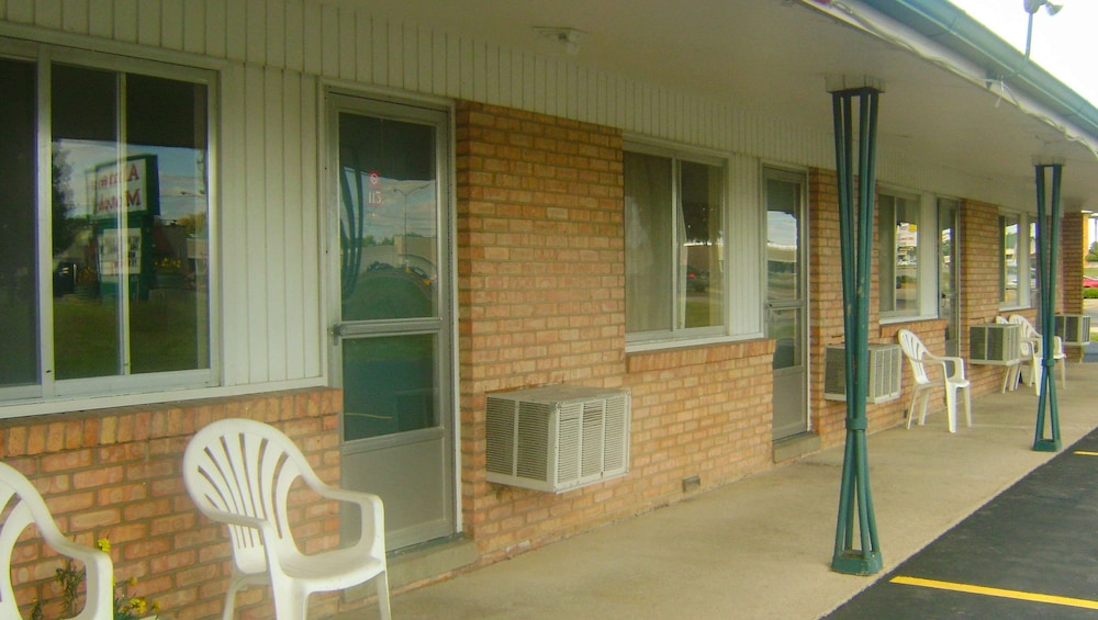Alma Motel Alma 4/23