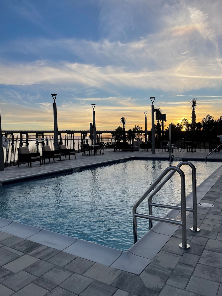 Residence Inn By Marriott Navarre Waterfront 38/43