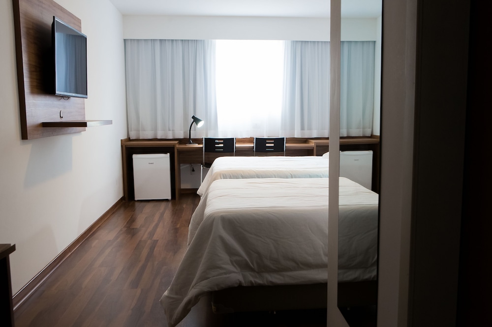 Trade hotel 8/64