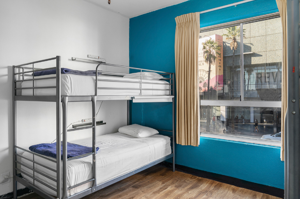 Private, 8 Beds, Shared Bathroom