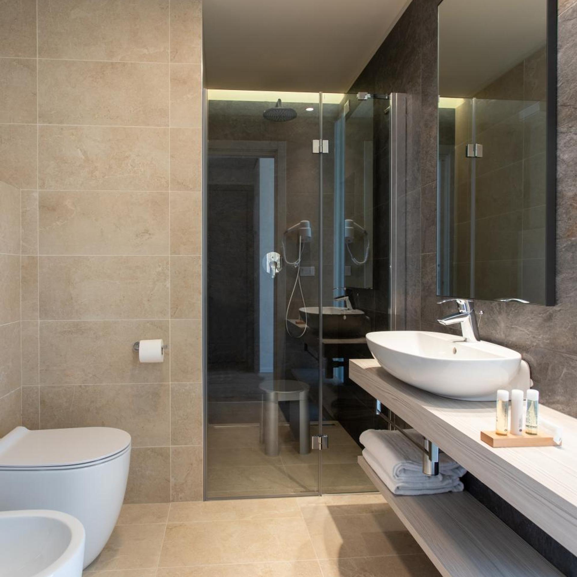 Hotel Ancora 48/50