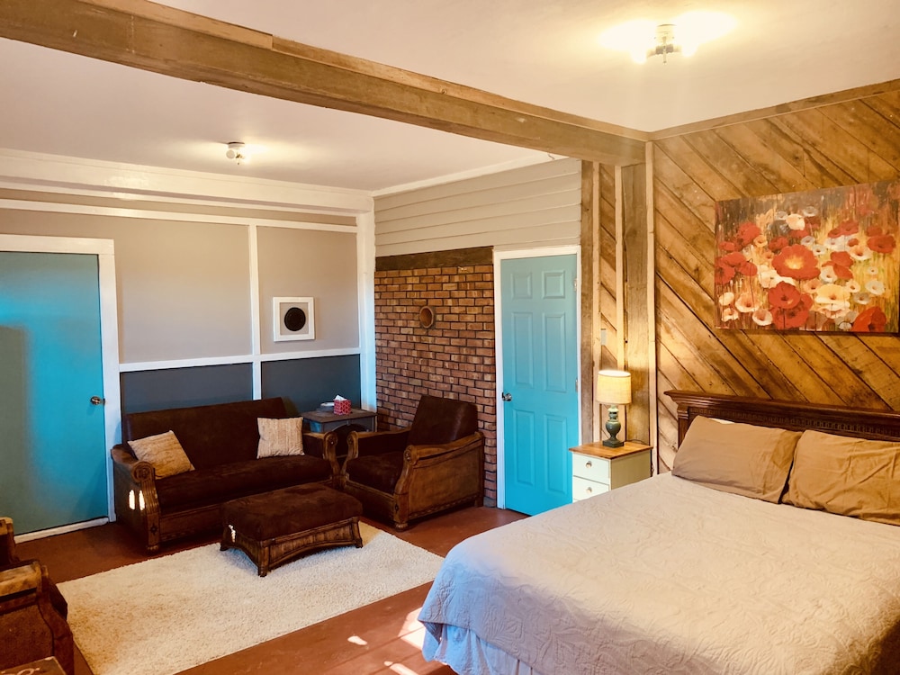 Good Place Farms Bed and Breakfast 9/71