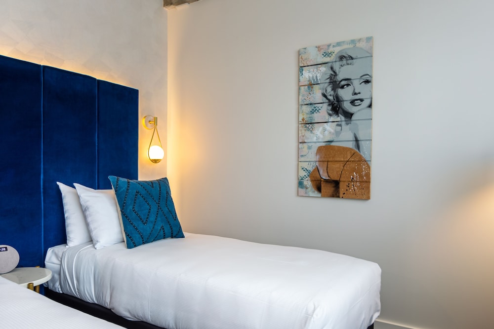 STANDARD, TWIN BEDS