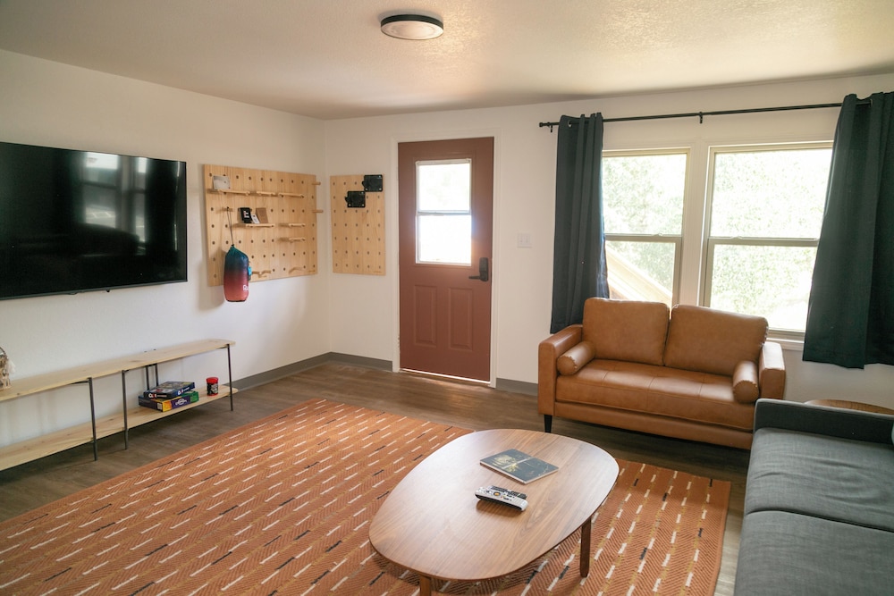 Wolf Creek Lodge, BW Signature Collection 54/71