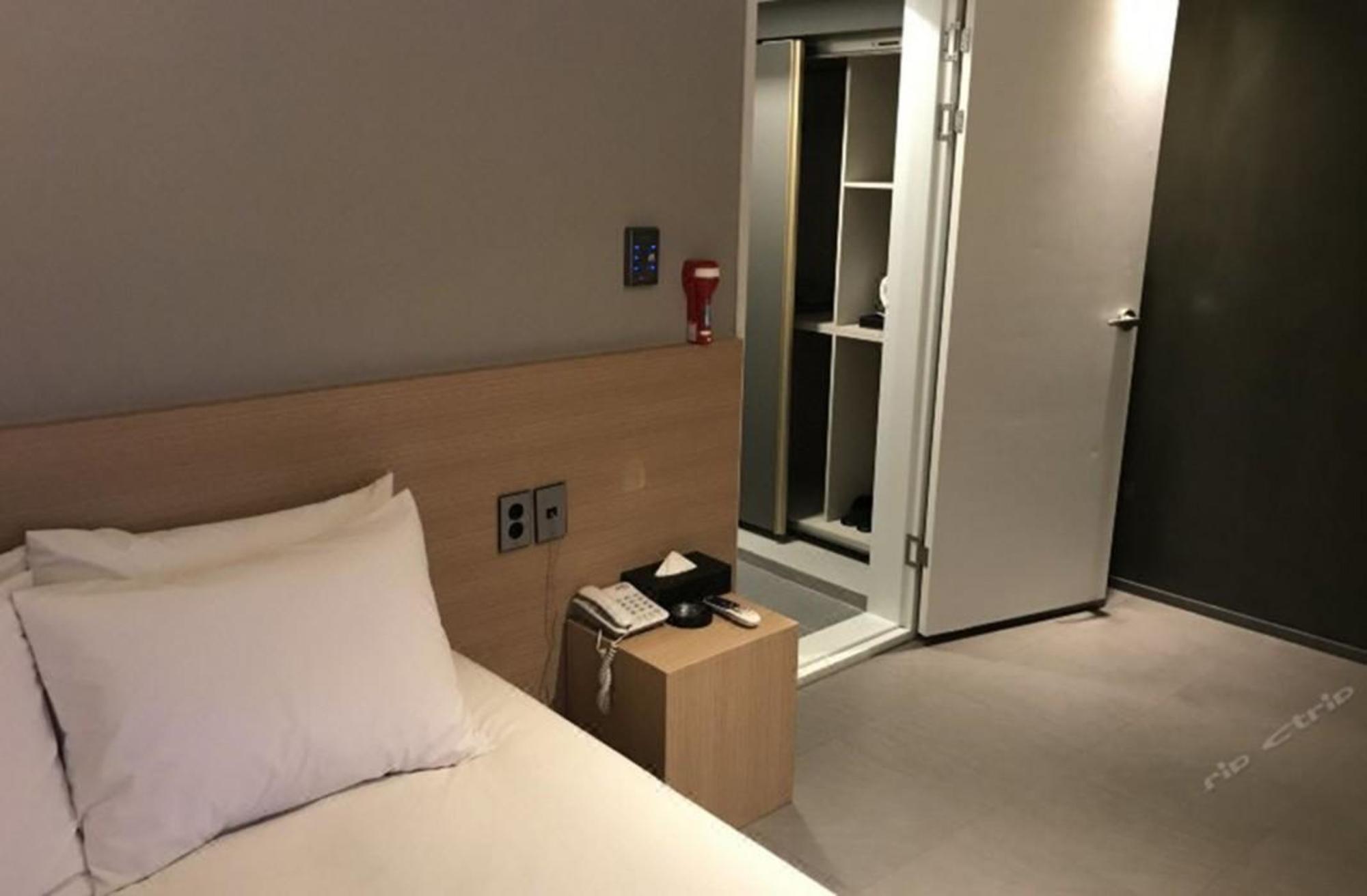 Happy Day Hotel 39/57