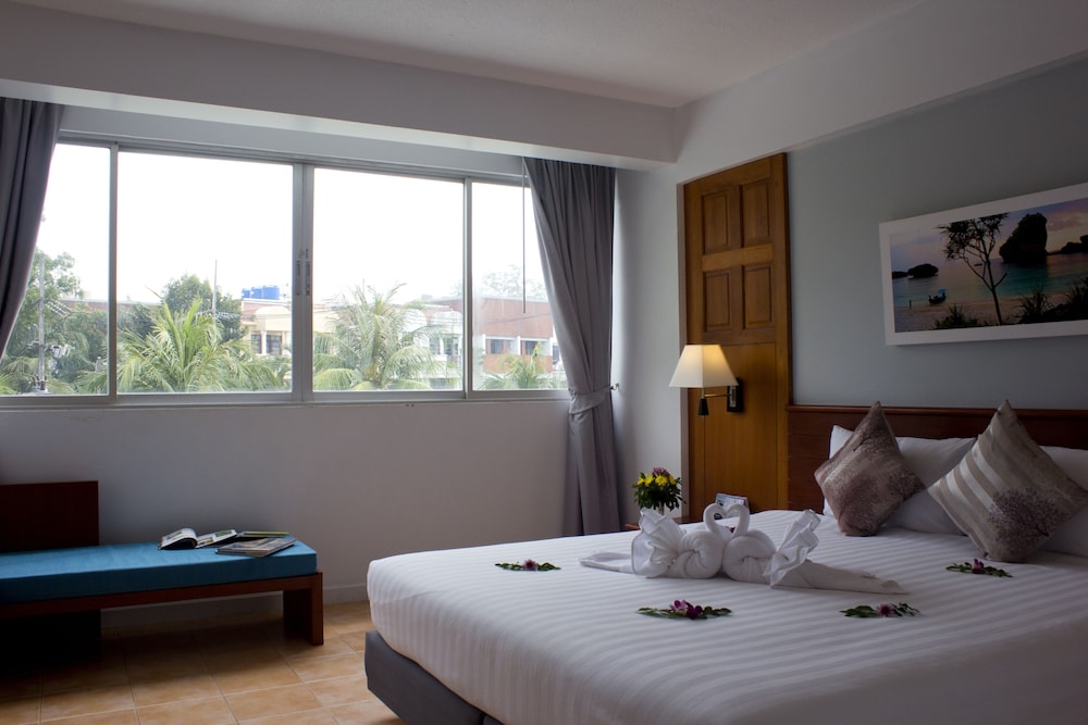 On Hotel Phuket 23/71
