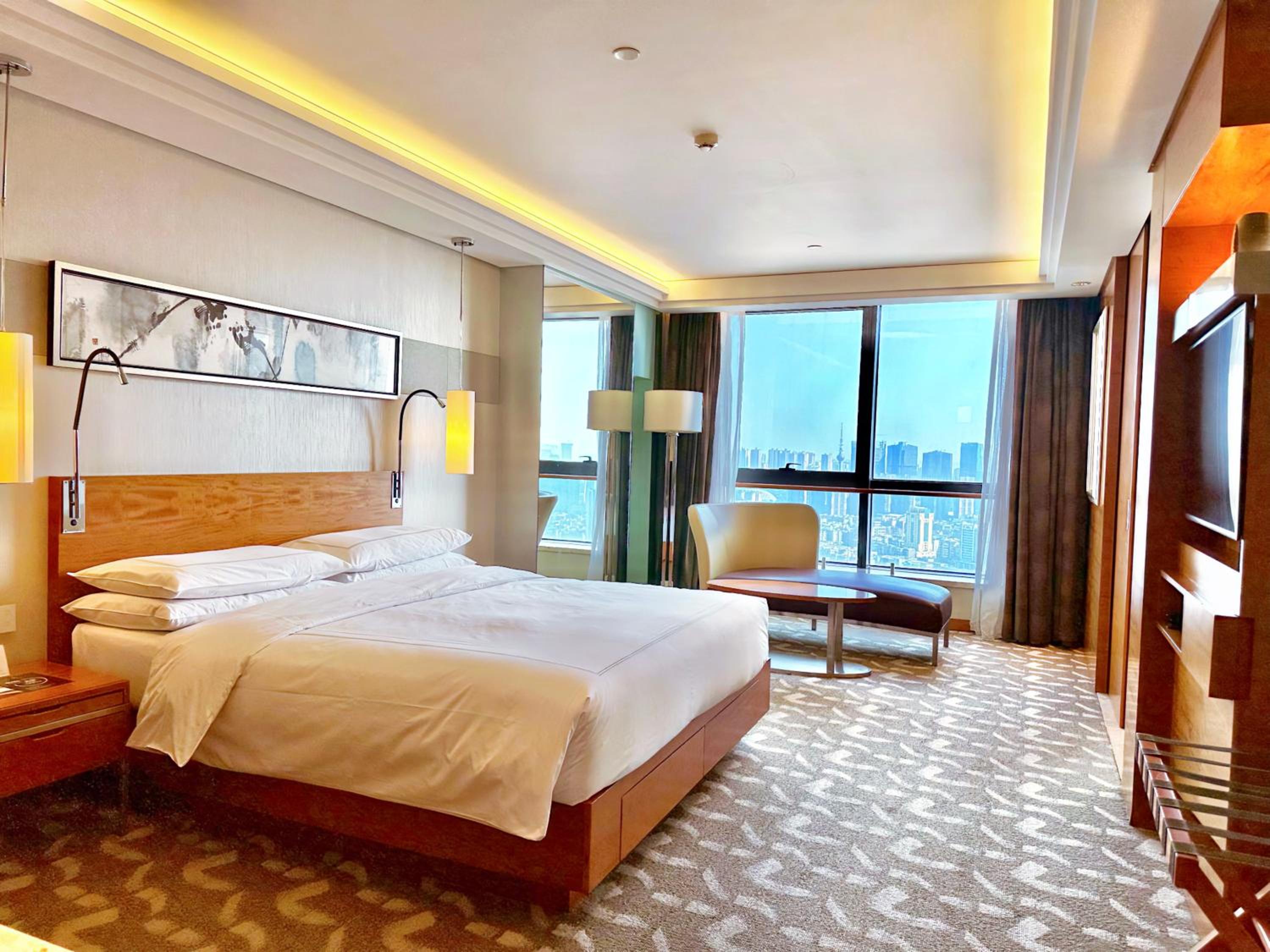Swiss, Executive, King Bed, Queen Bed