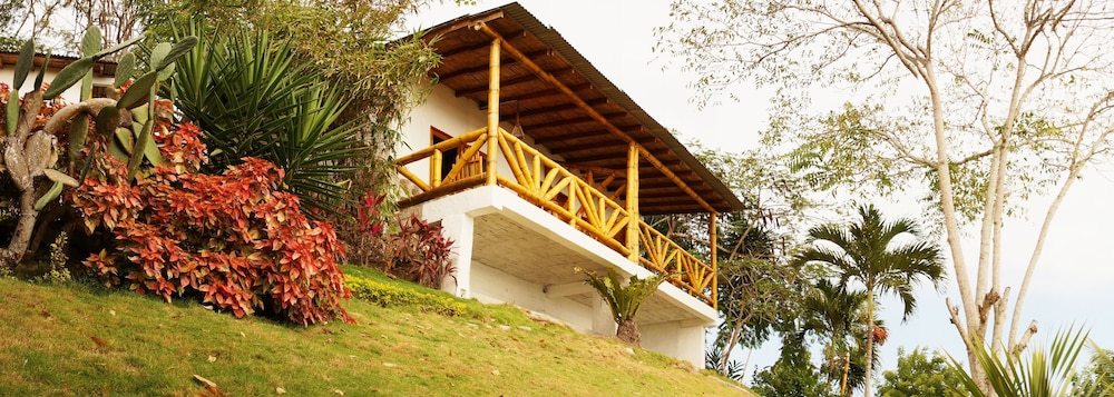 Nativa Bambu Ecolodge 4/76
