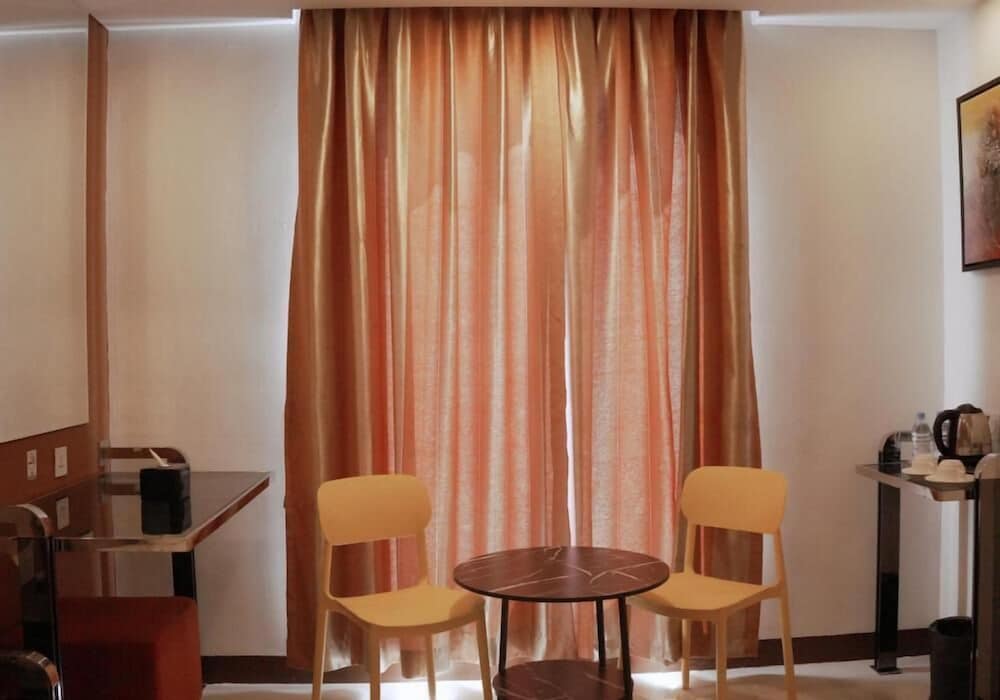 VERSE HOTEL CIREBON 51/72