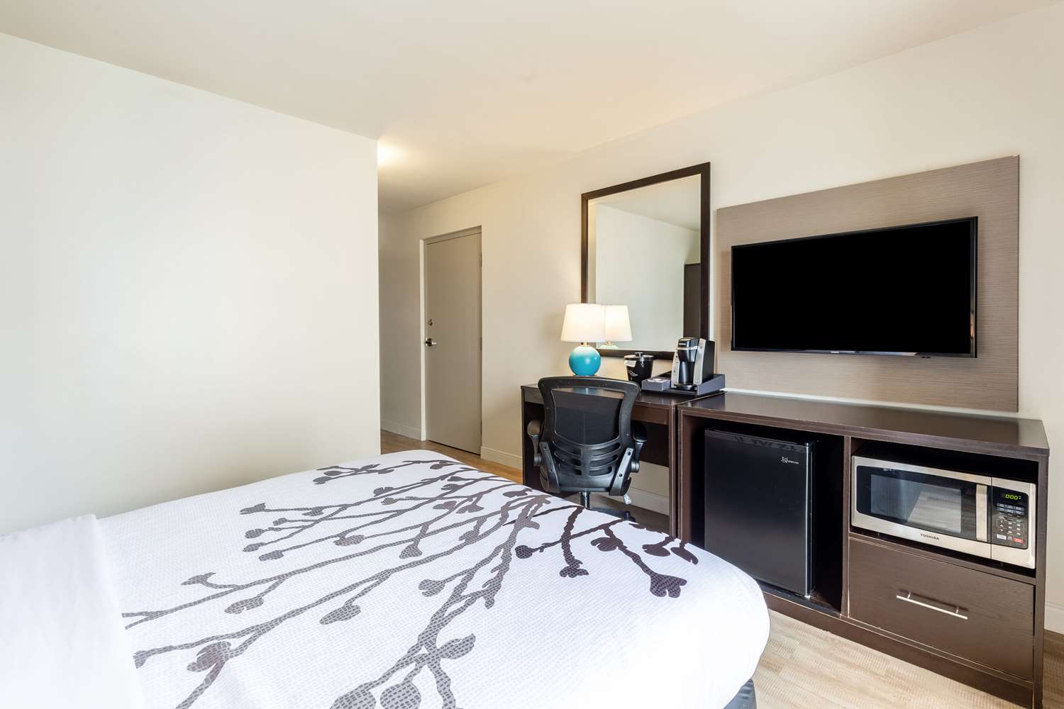 Room, Queen Bed, Accessible