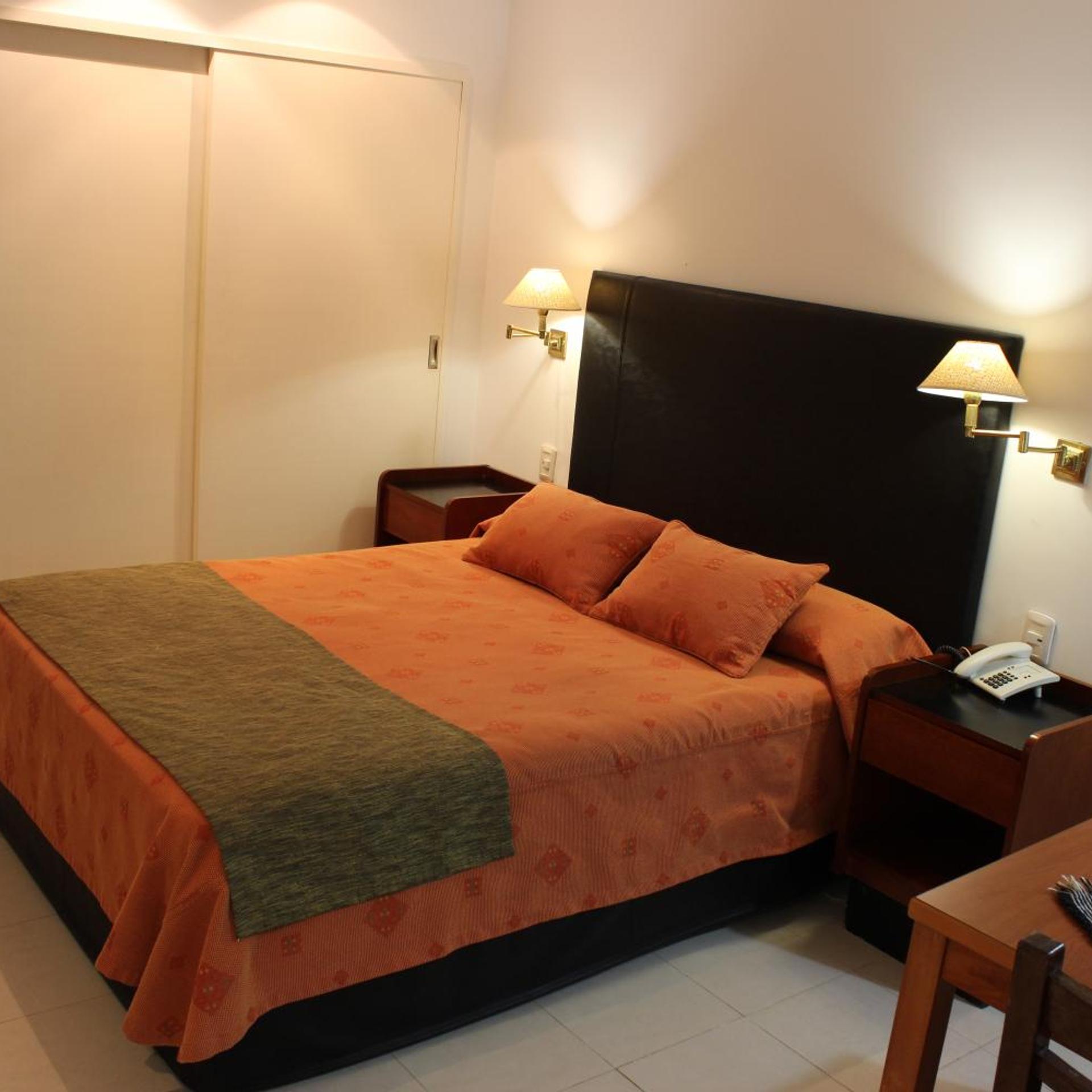 Hotel Arenas 25/50