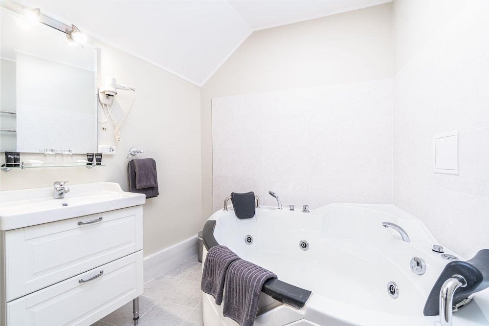 Forums Boutique Hotel 56/59