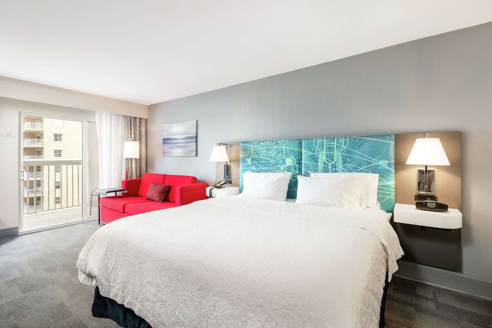 ROOM, KING BED, PARTIAL OCEAN VIEW
