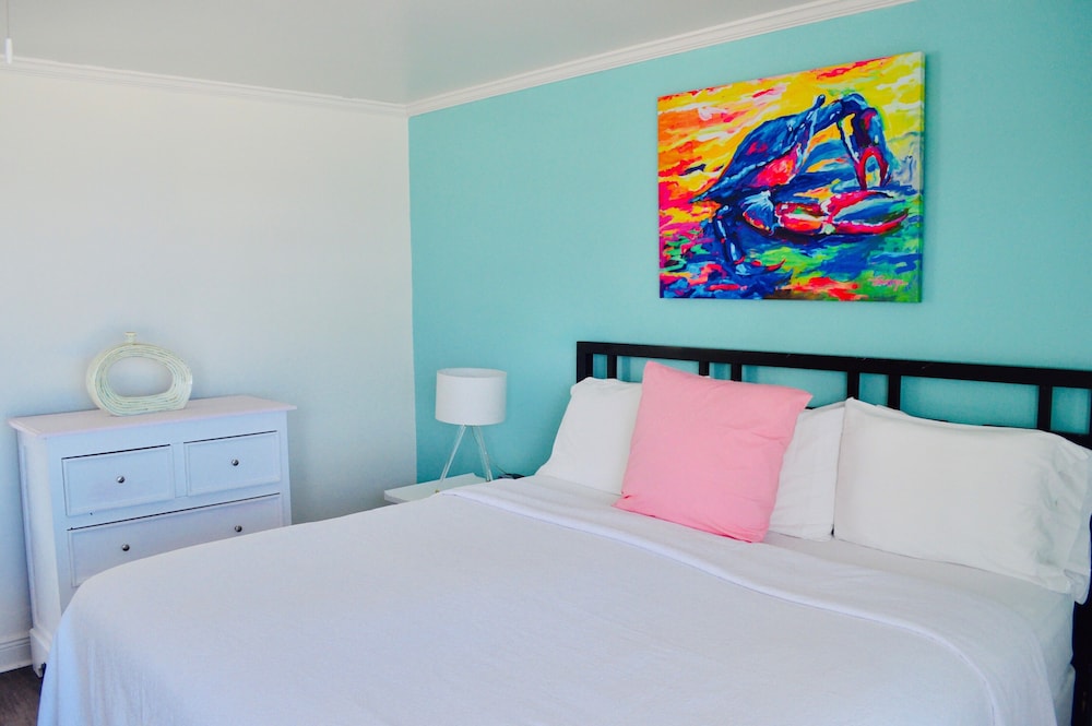 Drop Anchor Resort and Marina 16/50