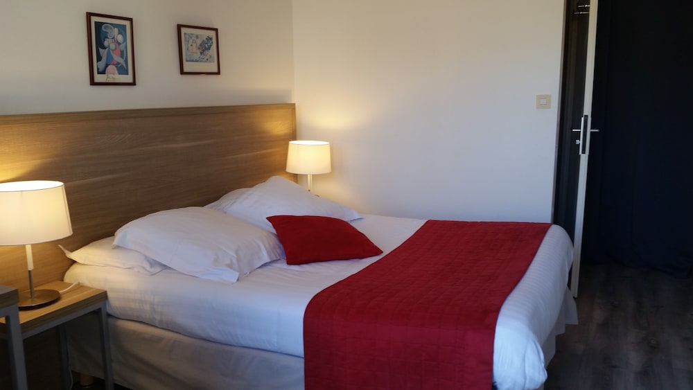 LOGIS HOTEL LES COMTES DE PARDIAC 11/34