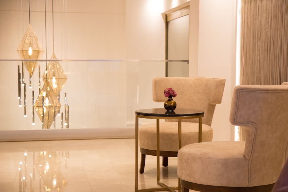 Tn&Co Hotel 24/27