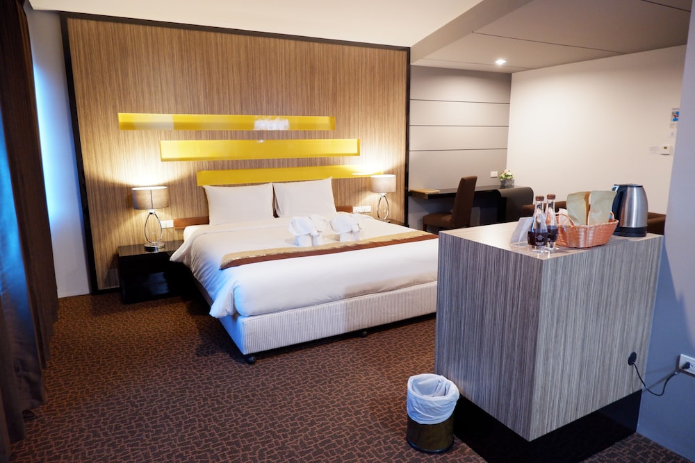 Siam Oriental Hotel 15/69