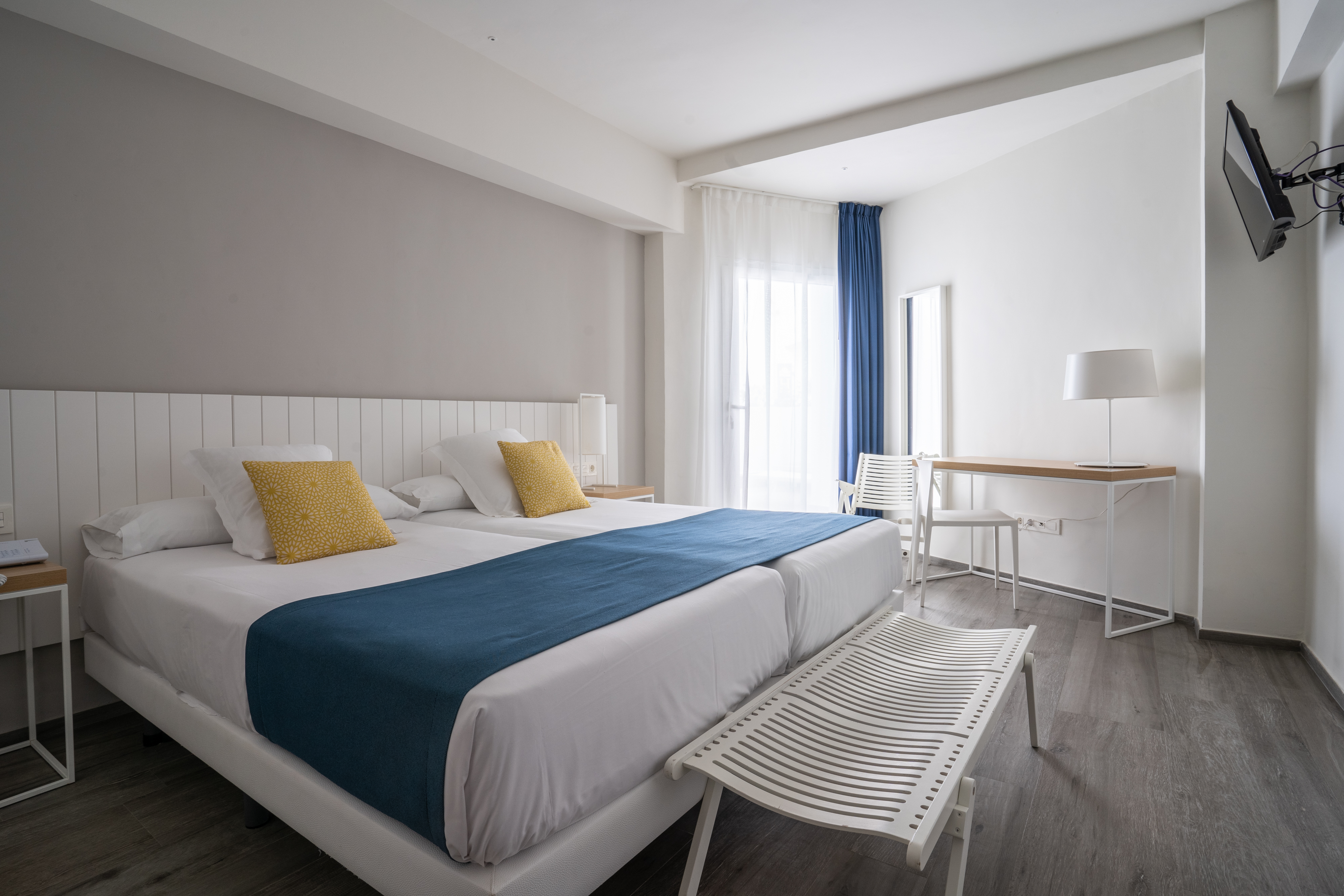 Room at HOTEL AGARO CHIPIONA, CHIPIONA