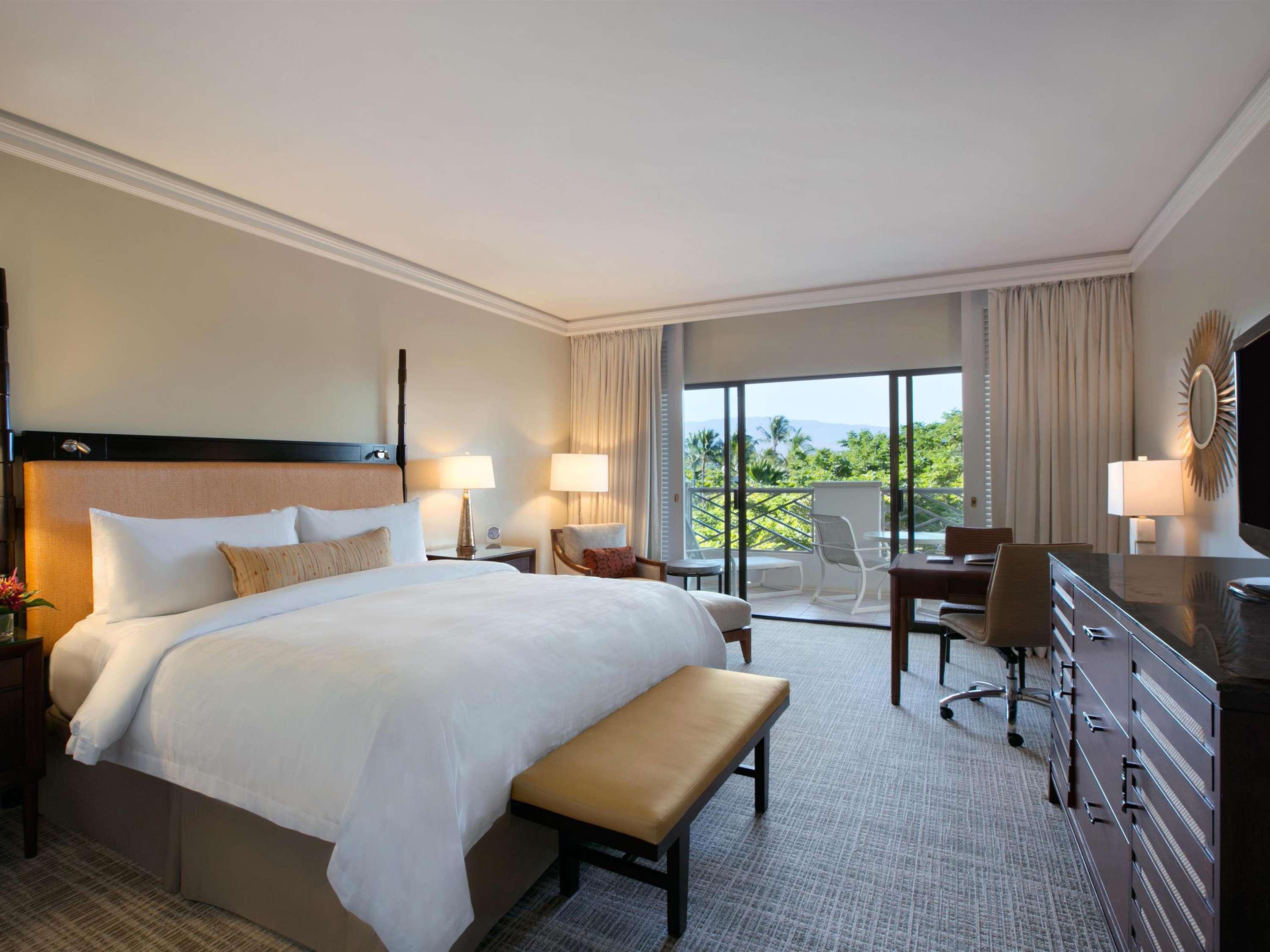 Fairmont Gold, Suite, King Bed