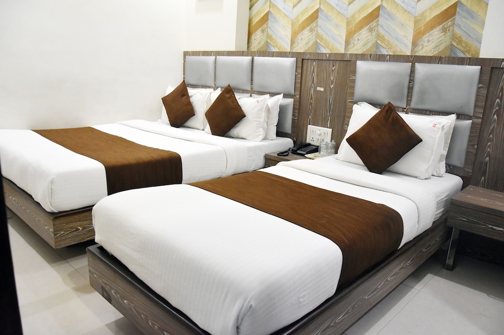 Hotel Sanjary Palace 7/18