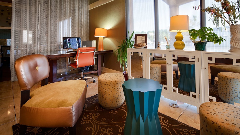 Best Western Executive Suites 32/38