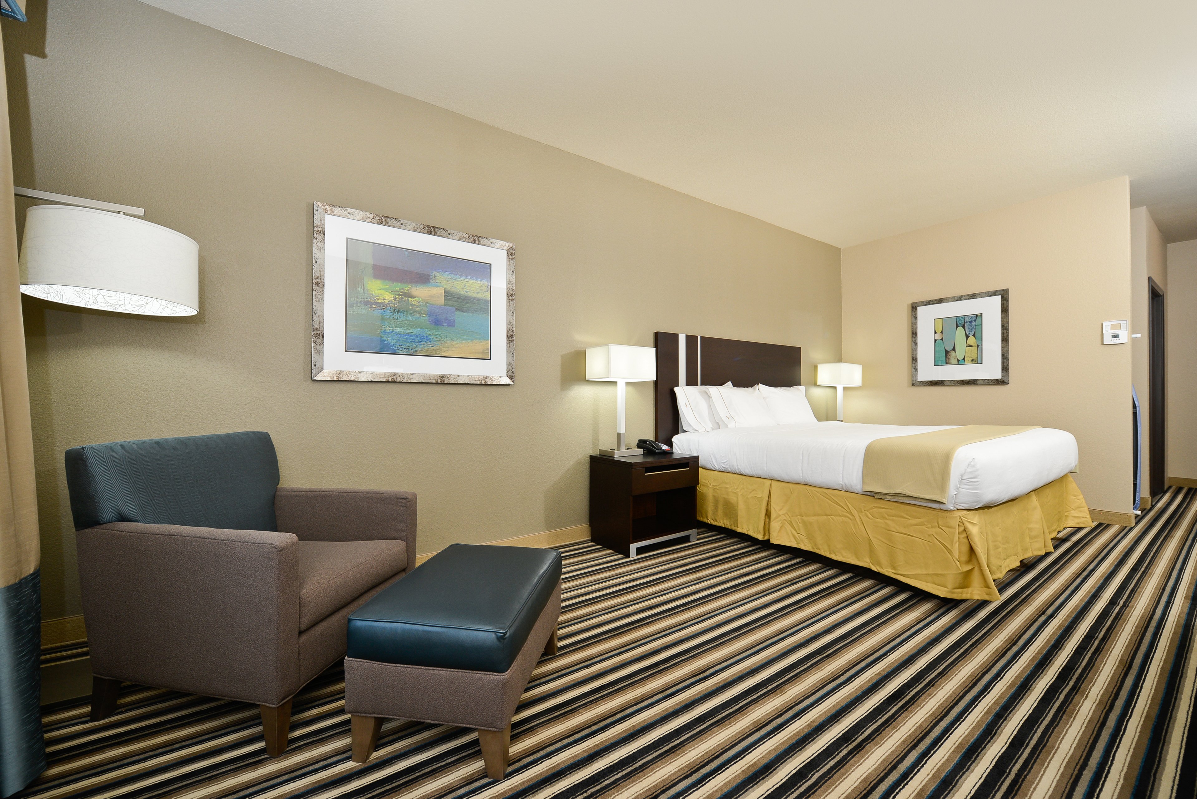 Holiday Inn Express Hotel Suites Forrest City 35/52