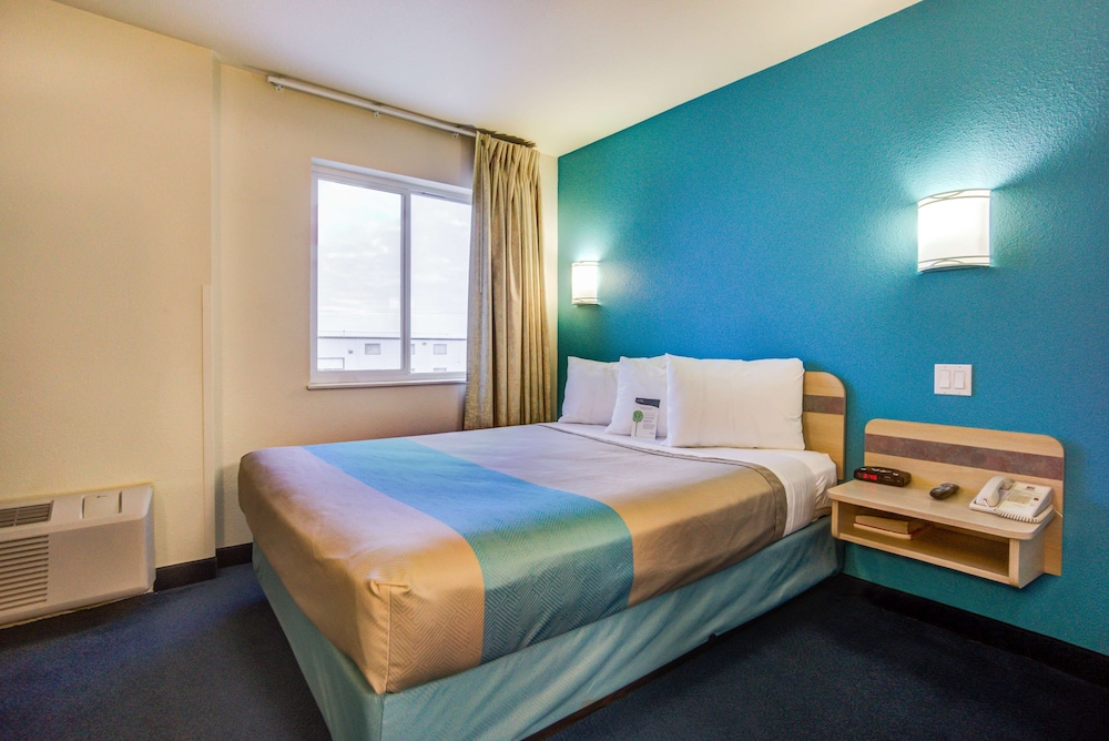 Days Inn by Wyndham Stony Plain 14/44