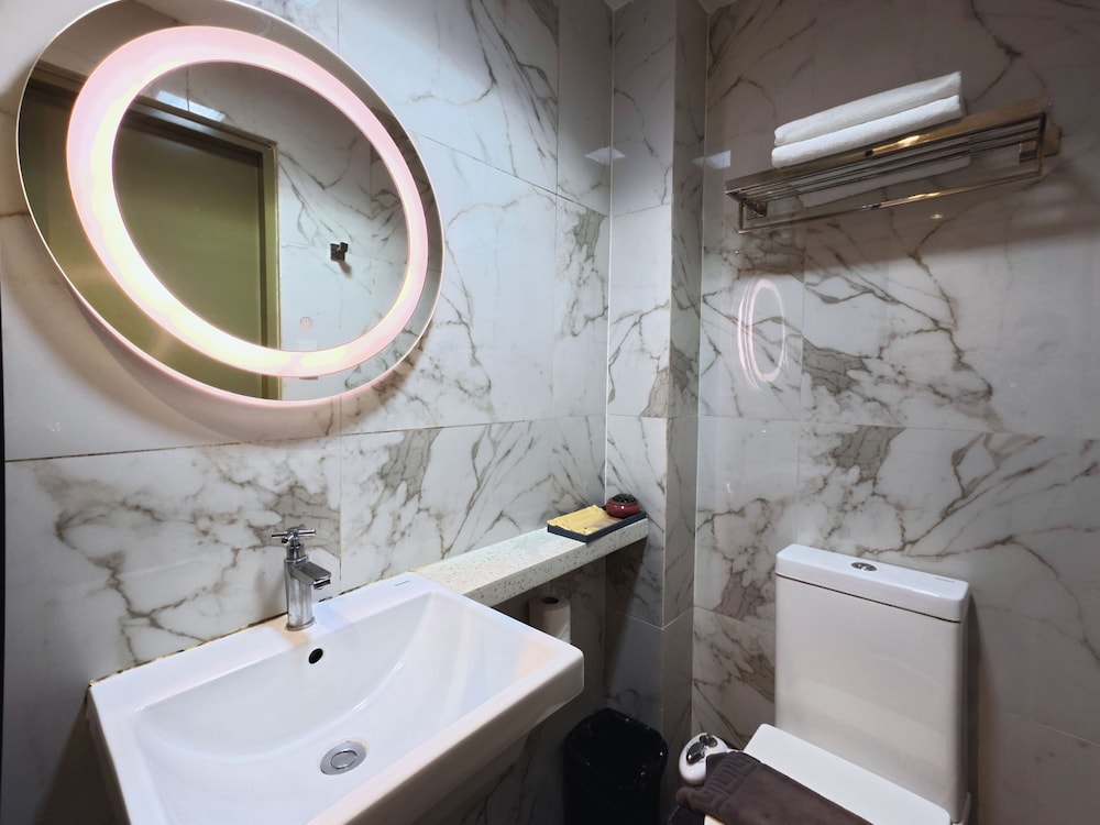 Pacific Skyloft Hotel 62/66
