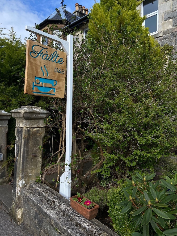 Failte Bed And Breakfast 41/43