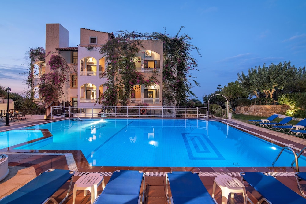 Iliostasi Beach Apartments in HERSONISSOS