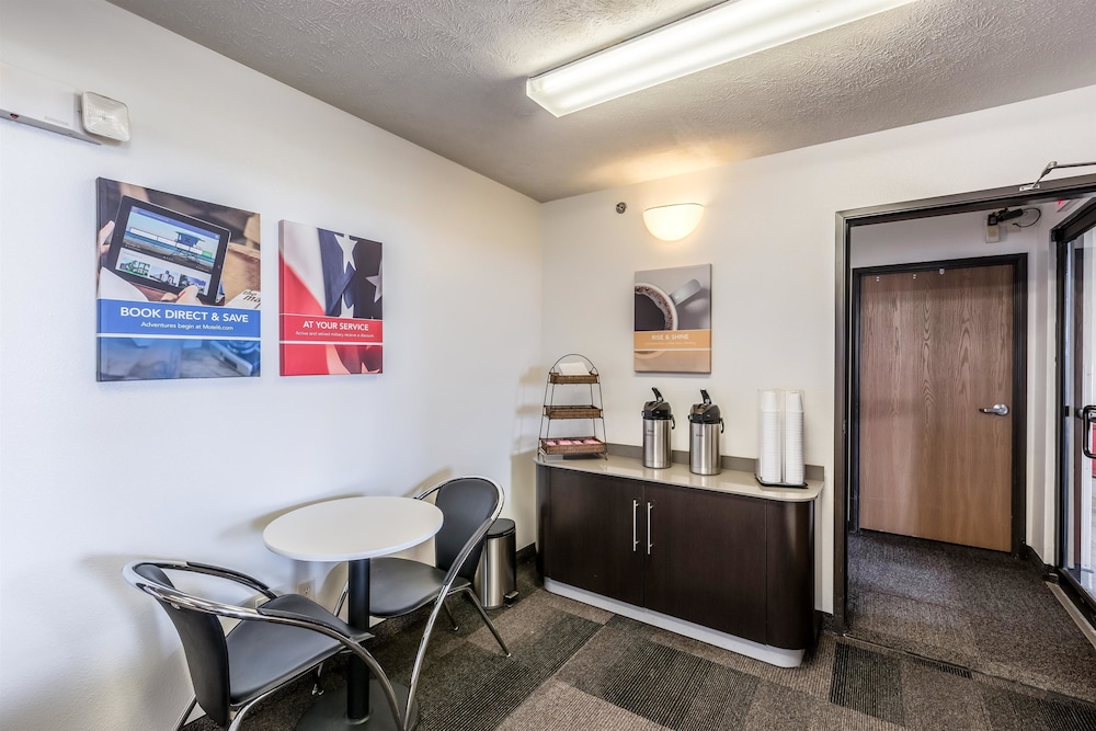 Motel6 Percival, IA 47/68