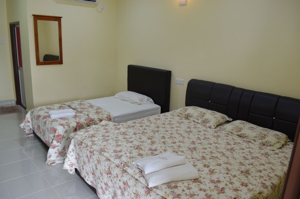 Penarak Bamboo Beach Motel 17/43