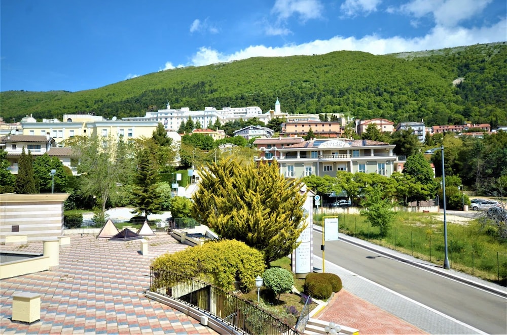 San Giovanni Rotondo Palace 73/76