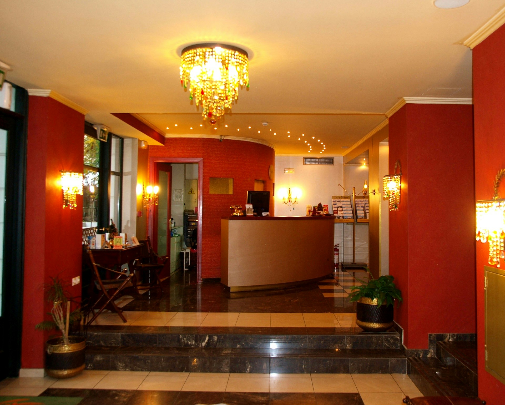 Delphi Art Hotel 4/22