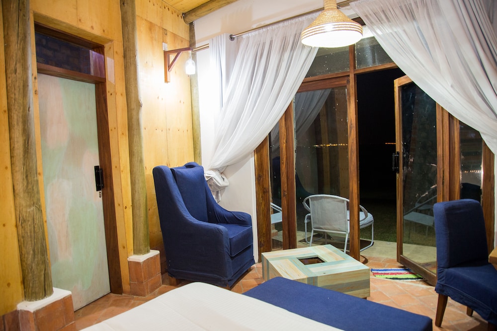 Buvi Lodge 36/50