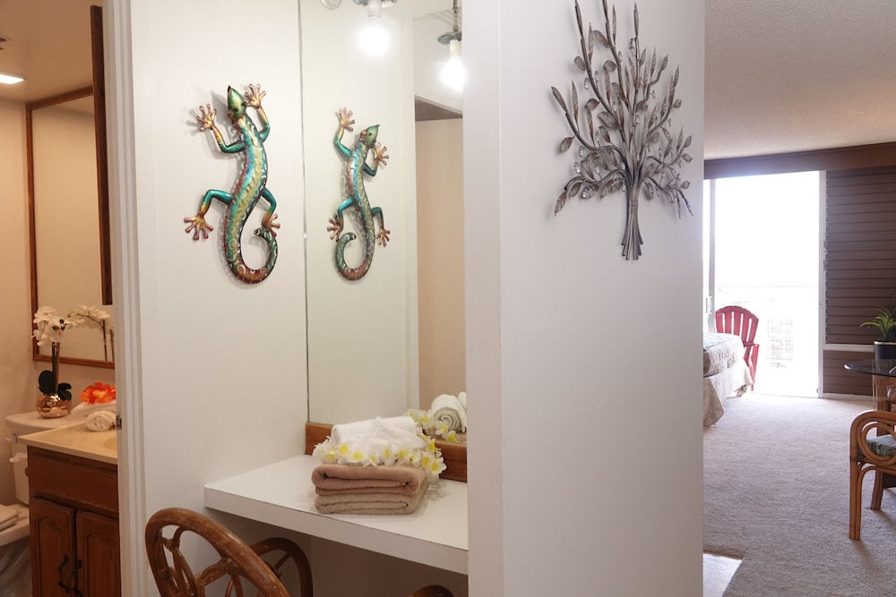 Tropical Studios At Marine Surf Waikiki 10/50