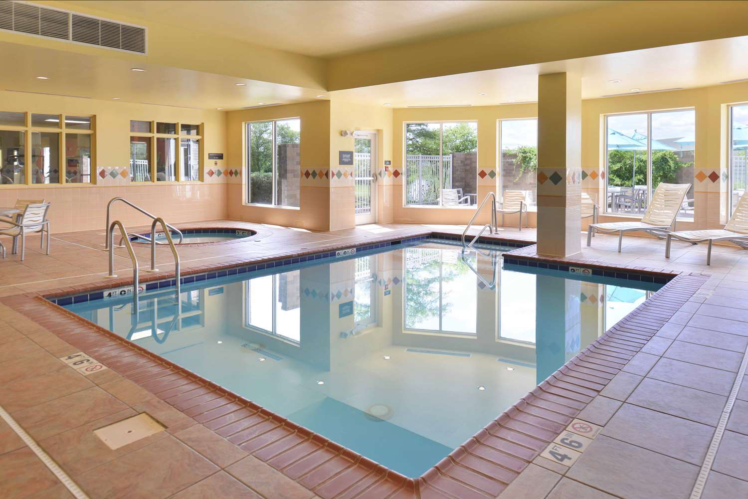 swimming pool spa