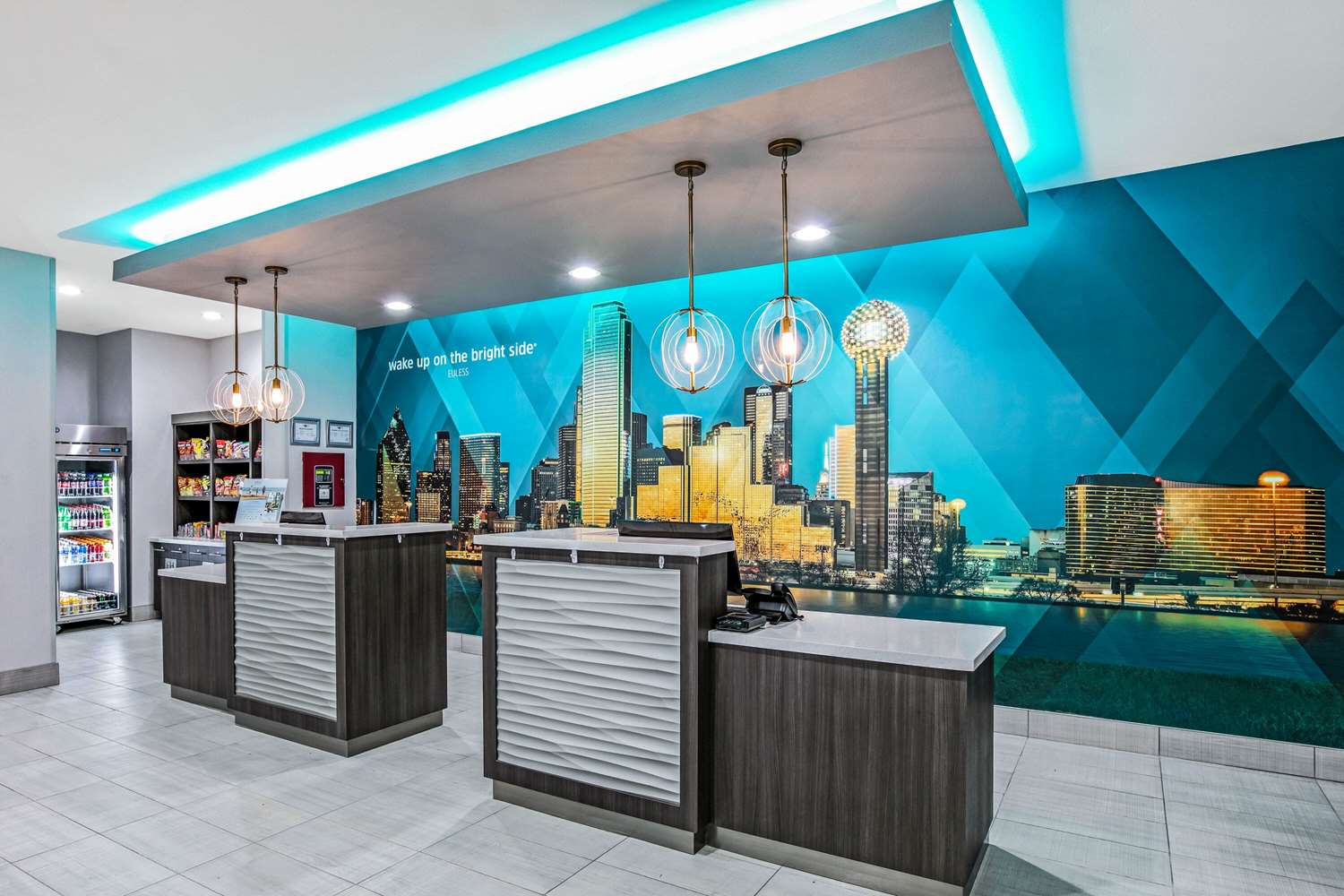 La Quinta Inn & Suites by Wyndham DFW West-Glade Parks 8/47