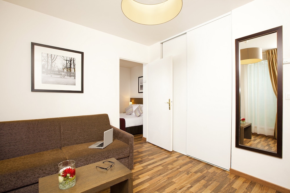 Residhome Asnieres 26/77