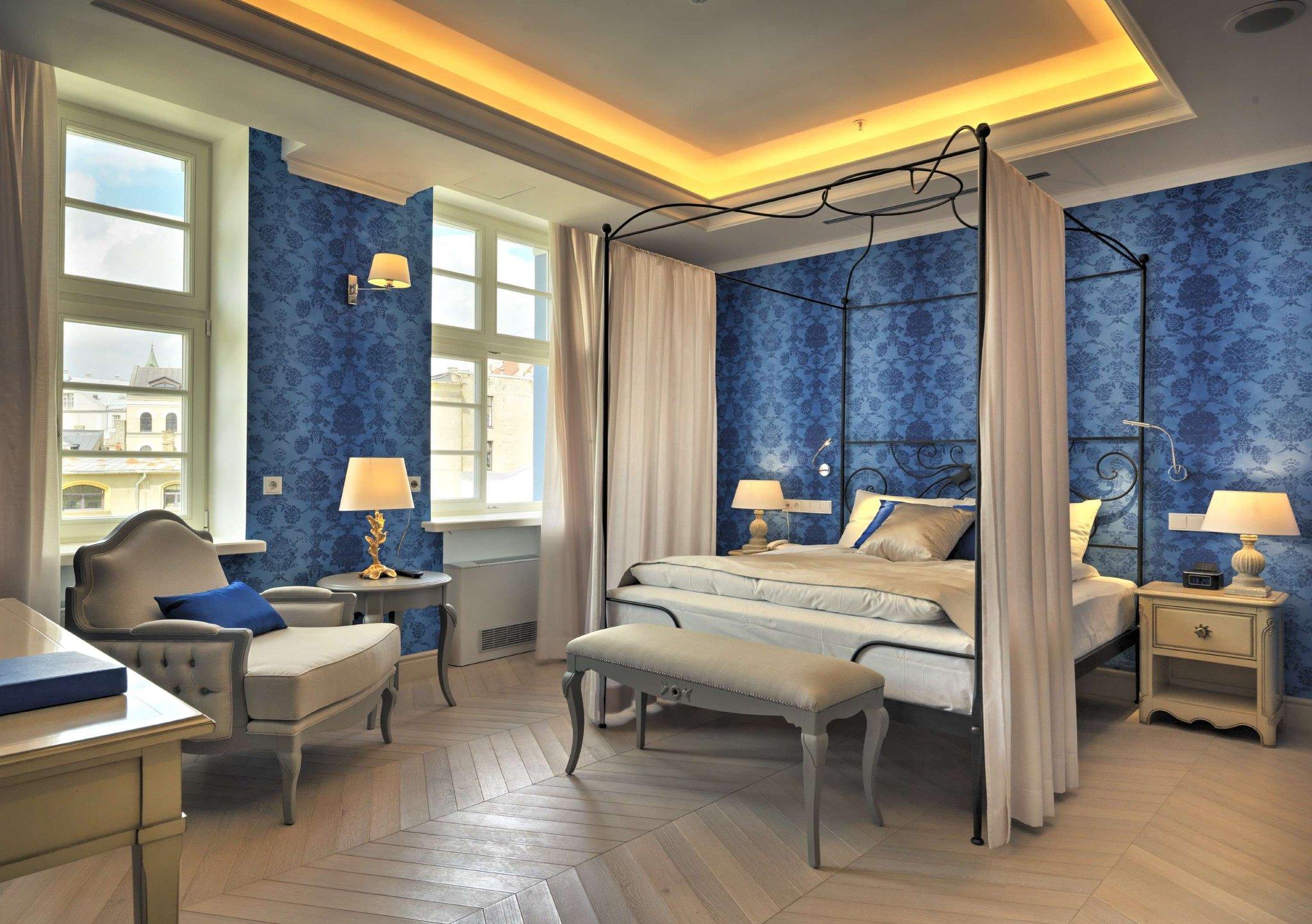 ROOM, DOUBLE BED, SMALL