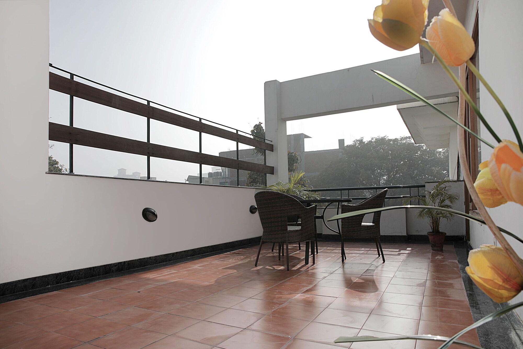 Ahuja Residency Cyber City I 11/27